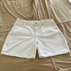 Gloria Vanderbilt White Denim Bermuda 5 Pocket Shorts Size 10